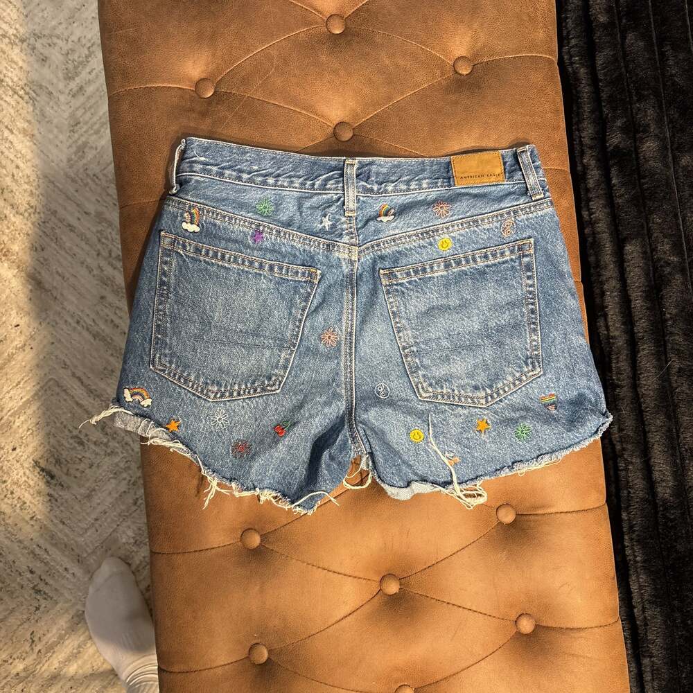 American Eagle '90s Boyfriend Short Blue Denim with Rainbow Embroidery - Picture 3 of 4